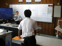 P1003043