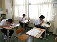 P1005002